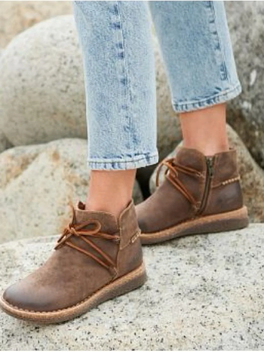 BORN Women’s Calyn Suede Leather Distressed Brown Ankle Lace Up Zip Boots 10